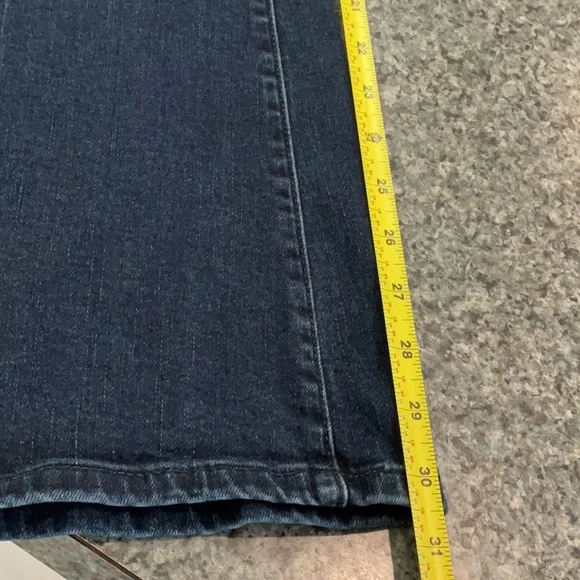 SALE!- NWOT Lucky Brand Stevie Flare jeans. Was $19 now summer sale $16 - Picture 11 of 15